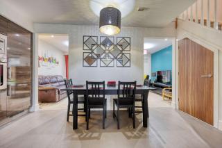 Family getaway home in Southside Central - 7