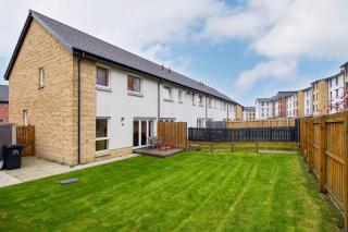 Family getaway home in Southside Central - 9