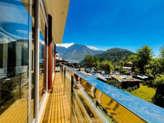 Marina Group of hotel naddi hills-cricket stadium 9 km-Mcleodganj 2 km- Bhagsunag 4 - 1