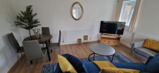 NEW LISTING! - Cosy cottage perfect for a family of 4 with Free Parking - 5