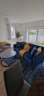 Stylish cottage with outdoor space & Free Parking - sleeps 4 - East Molesey - 7