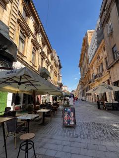 Lipscani Gold Suite - 9