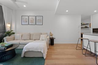 Spacious Inner-City Apartment with Pool - 6