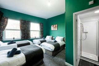 Upper Floor - Room 4 - 9