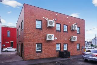 Mid Century Escape, Columbia House Unit C apts - 6