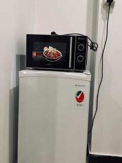 2BHK Luxe Near highway Netflix Facility Balcony Views - 8