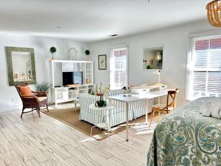 Crawford Carriage House - 7