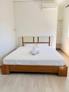 Stylish 1-Bedroom Apt 10mins Walk to Beach - GBHB4 - 7