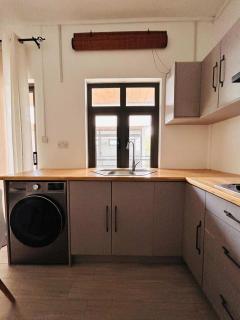 Stylish 1-Bedroom Apt 10mins Walk to Beach - GBHB4 - 1