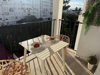 Laguna Beach Haven, WIFI, swimming pools, beach a few steps away, shops - 6