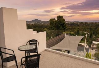 Seaview Bliss 2BR with Balcony Paradise Apartment - 5