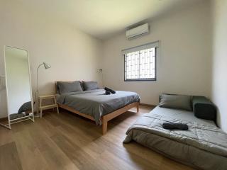 Minimalistic Cosy House 5 Min to KSL - Superhost - 8 guests - 0