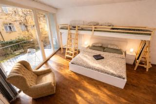 Quiet Stay and Parking - 3