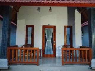 Santhi Laba Bungalow - 1