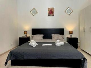 The Perfect Location Studio! - 9