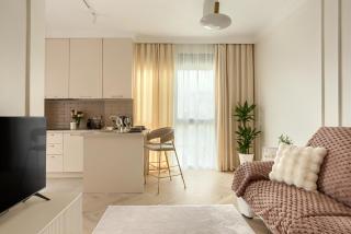 ARI Luxury Apartment with Balcony - AFI Mall - 2