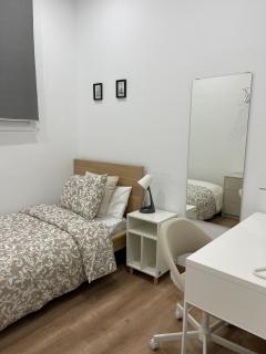 Habitación 2 Ronda Sant Pau - 0