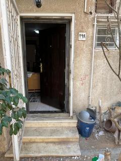 Cozy Townhouse with a Backyard - 4