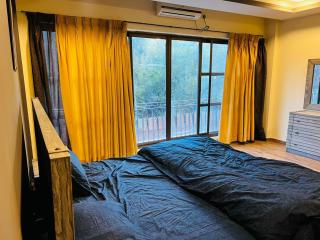 She's living apartment in Islamabad - 2