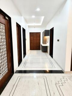 Luxurious 2 BHK Apartment - Home away from Home ! - 9