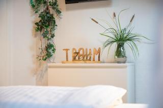 Schöne Fewo mit Badewanne, geschützter Dachterrasse und WLAN - 2