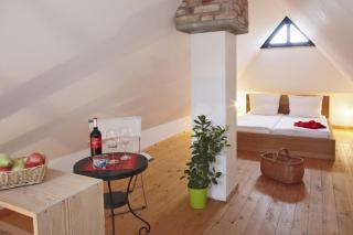 Gepflegtes Reetdachhaus auf großem Grundstück mit Badewanne und Terrasse - 6