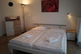 Schönes Appartm. mit Südbalkon, Blick auf Schloonsee, Tiefgarage - 7