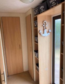 Homely Caravan At Orchards Holiday Park In Essex, Sleeps 8 Ref 15018B - 2