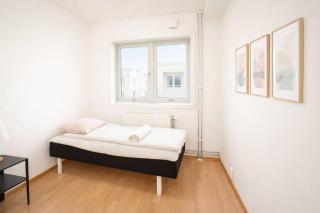 Central Cozy Balcony Apartment - 1