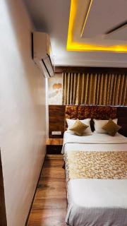 hotel Lotus Park Gandhinagar - 4