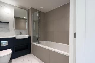London ExCel 1 Bed Apartment - 4