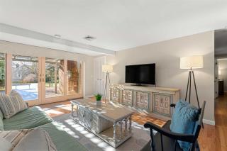 Steps to Bayside Beach Central AC Large Backyard - 7