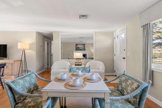 Steps to Bayside Beach Central AC Large Backyard - 4