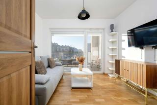 Spacious Apartment in Wrocław with Large Terrace and 2 Parking Spaces by Noclegi Renters - 1