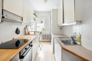 Spaceous room in Majorstuen central Oslo by subway - 1