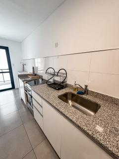 Acogedor y comodo depto con excelente ubicacion y cochera - Bonavista Rentals - 5