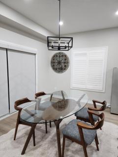 K Niagara Guesthouse - 8