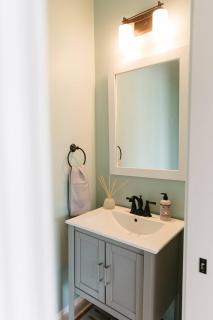 "King's Quarters" Modern Urban Stay - Downtown LEX - 3