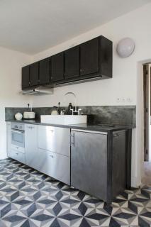 Artists Retreat In Historic Belvézet Farmhouse - 9