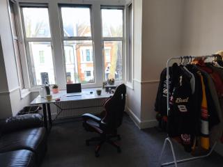 Massive Double room in Chiwick - London - 3