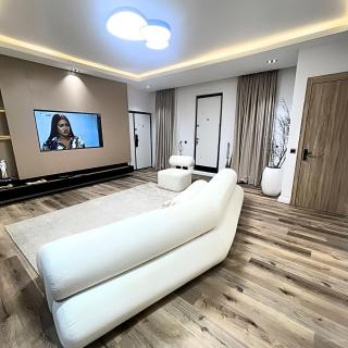 Spacious 3 Bedroom Apartment in Lekki Modern Comfort - Lekki - 7