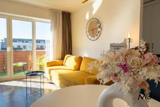 MoHost Bobby - Right in the city mood - 0