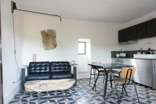 Artists Retreat In Historic Belvézet Farmhouse - 8