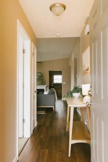 "The Kearney" BRIGHT MODERN STAY w/ Yard - 3BR - 3