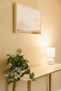 "The Kearney" BRIGHT MODERN STAY w/ Yard - 3BR - 1