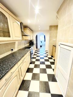 4BR RetreatII Modern Home II Long stays available - 9