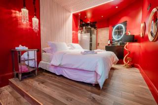 Suite Jacuzzi & Sauna privatifs - Paris - Or Norme By Le Douze - 7