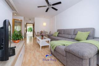 Bay Two Beach Apartment - 4