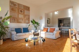 Bright and Spacious Arno View Apartment - Florencia - 0