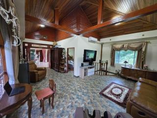 A spacious and stunning villa in a serene setting - 5